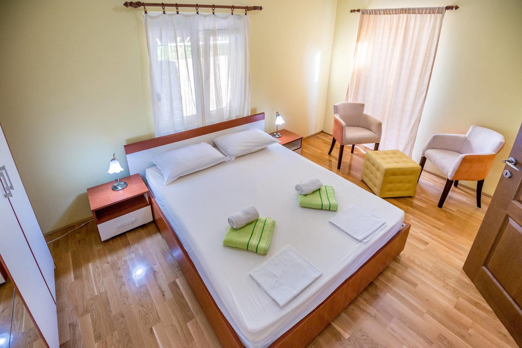 Apartments Ivardic โกตอร์ ภายนอก รูปภาพ