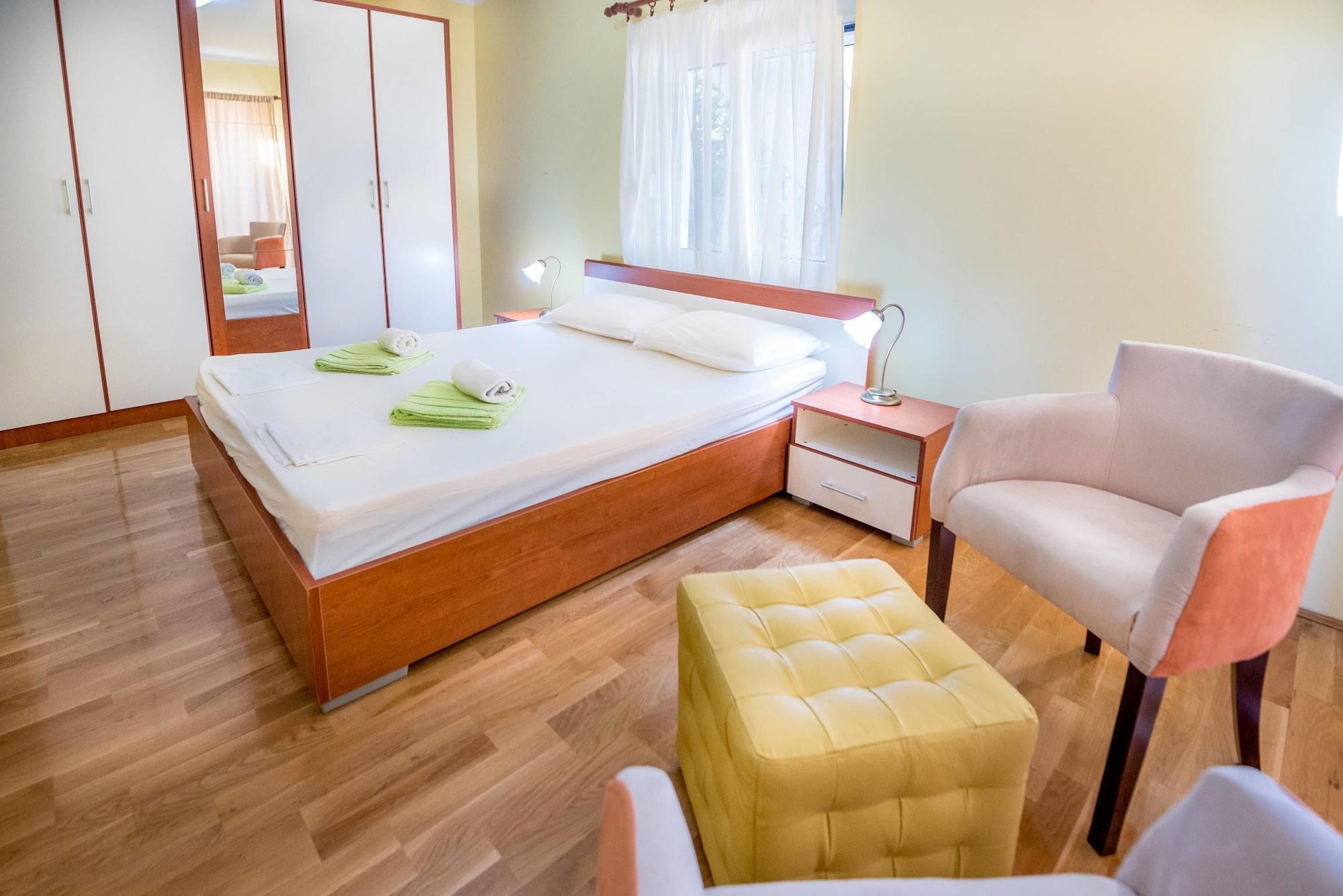 Apartments Ivardic โกตอร์ ภายนอก รูปภาพ